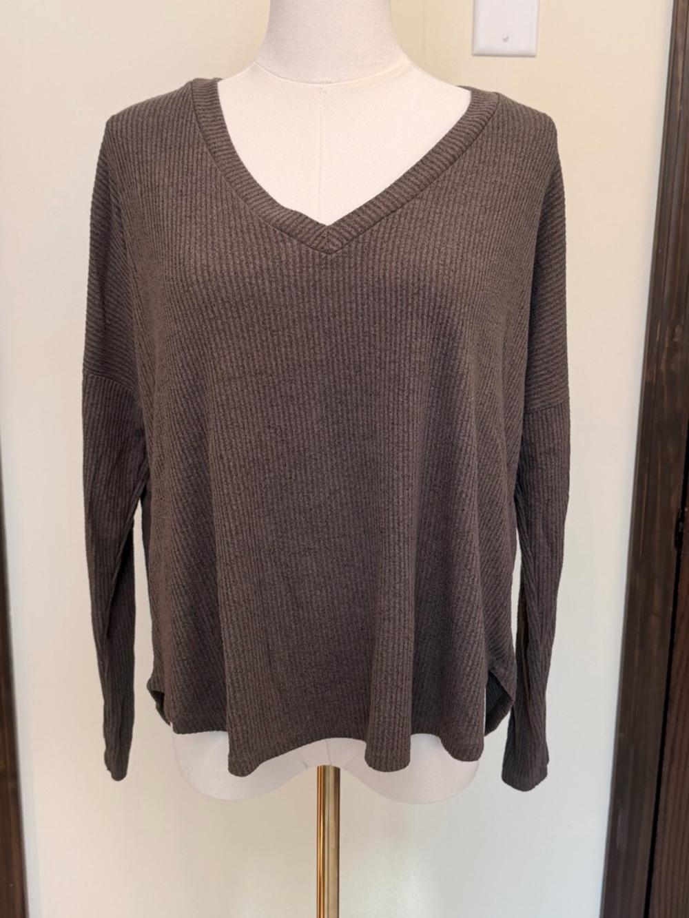 Lulus Green Women's V-Neck Long Sleeve Ribbed Top